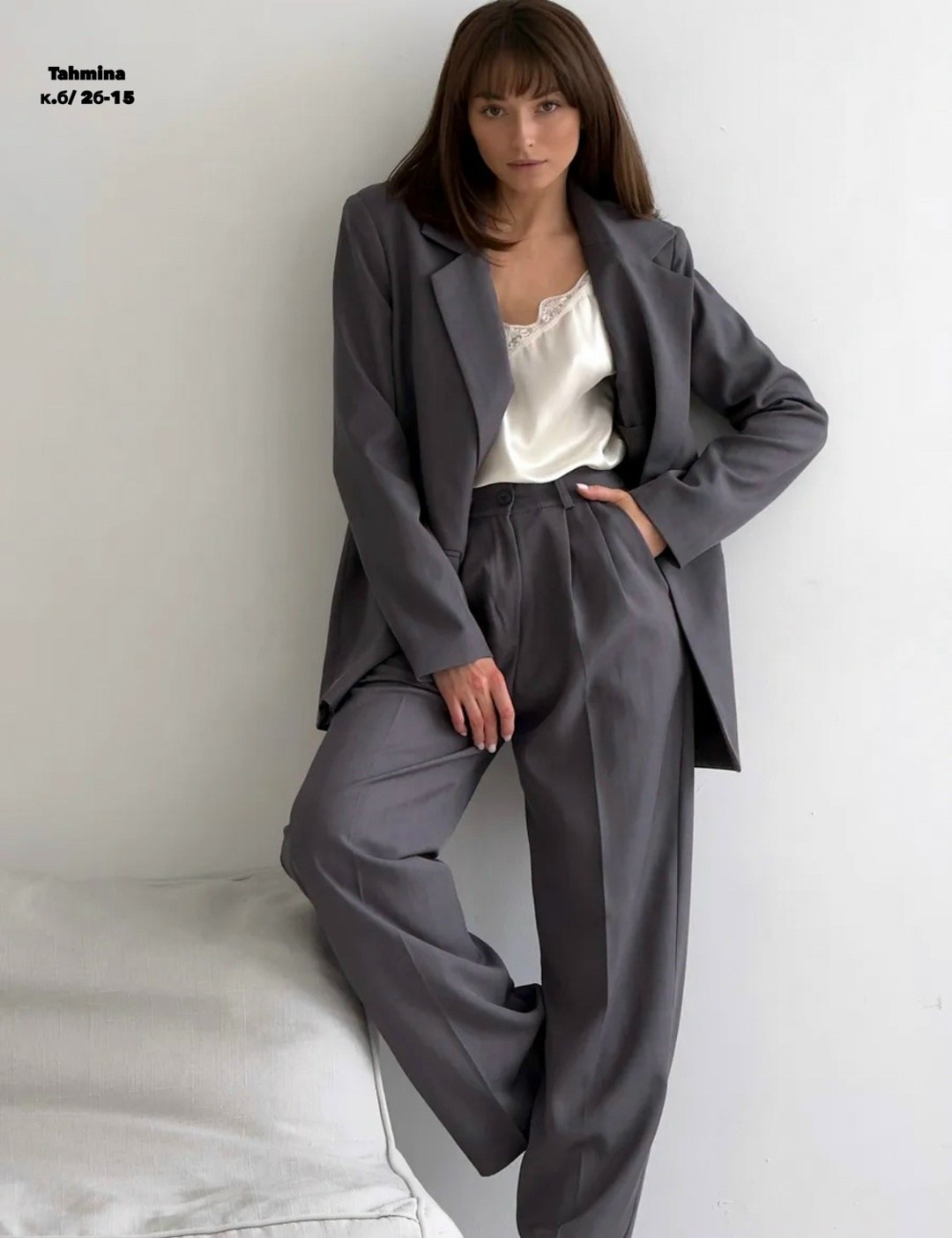 брючный костюм,брючный костюм серый женский,костюм женский брючный,классический брючный костюм с пиджаком cosmo brand,серый брючный костюм