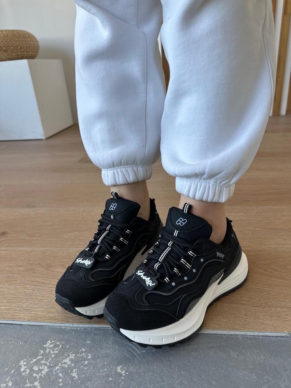 ,кроссовки женскиe,кроссовки женские черные,модные кроссовки,кроссовка