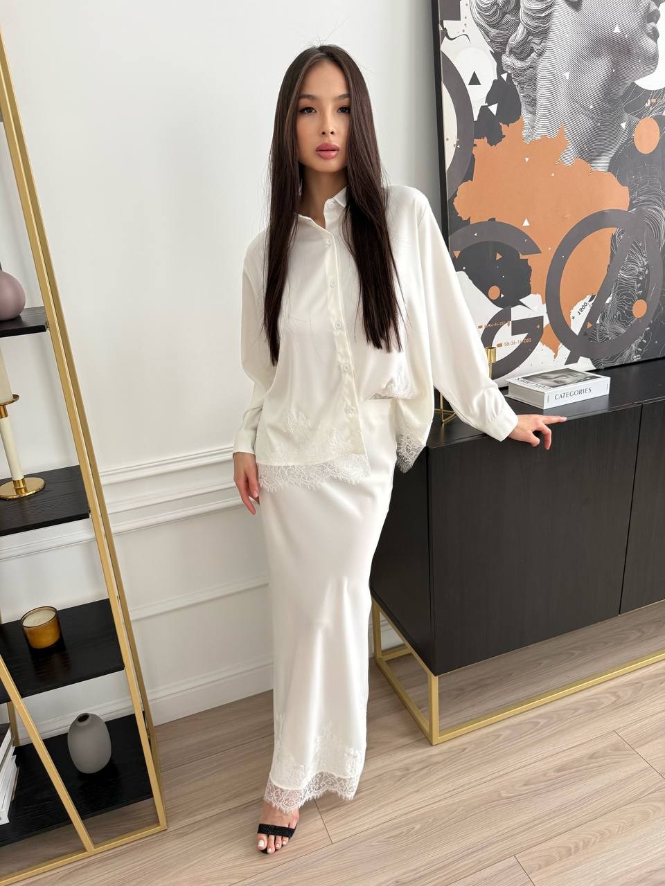 женский костюм,женский костюм с юбкой,шелковый костюм в пижамном стиле,шелковый костюм,белые костюмы