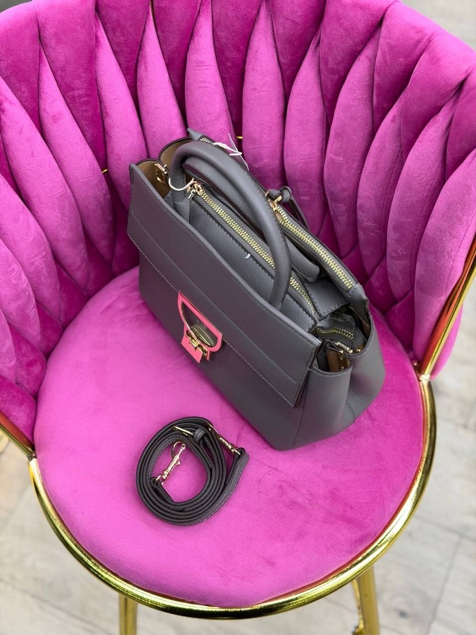 серая сумка,сумка,брендовые сумки,женская сумка,сумка michael kors