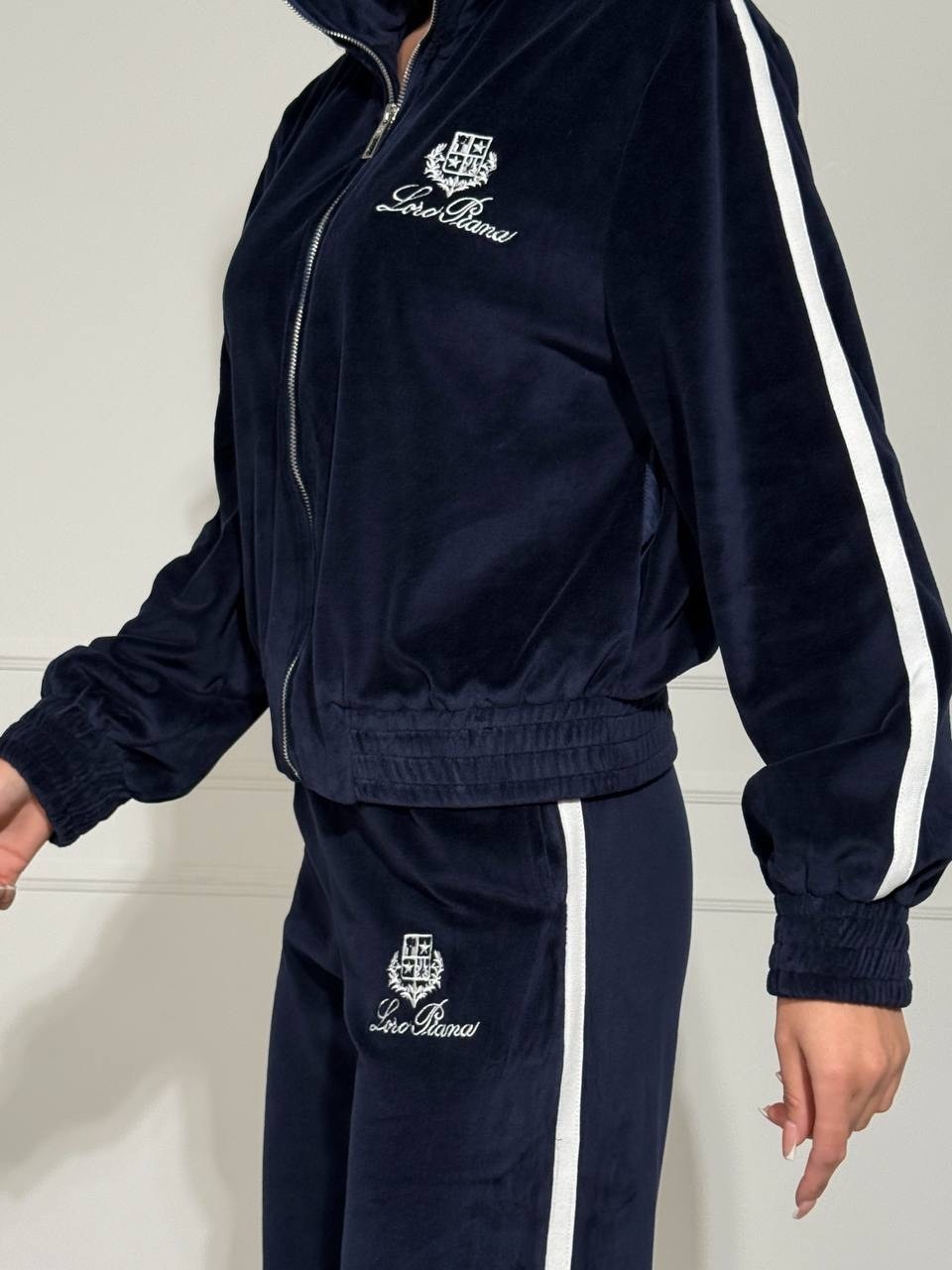 велюровый спортивная костюм,костюм велюровый,велюровый костюм адидас женский,adidas originals олимпийка velour tracktop,женский велюровый костюм