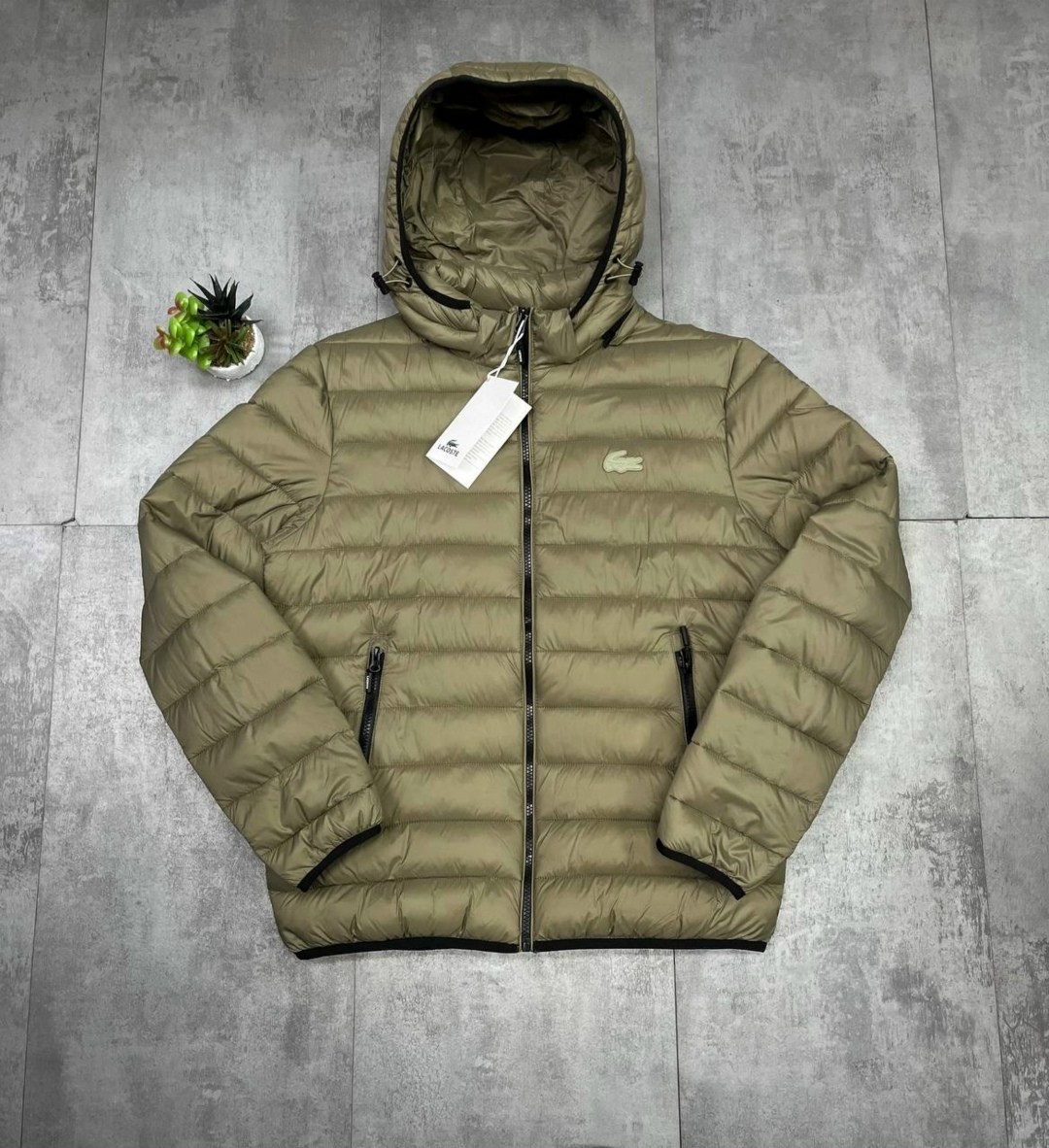 мужской пуховик lacoste long hooded quilted оливковый,пуховик мужской lacoste,пуховик lacoste,куртка lacoste,куртка зимняя lacoste