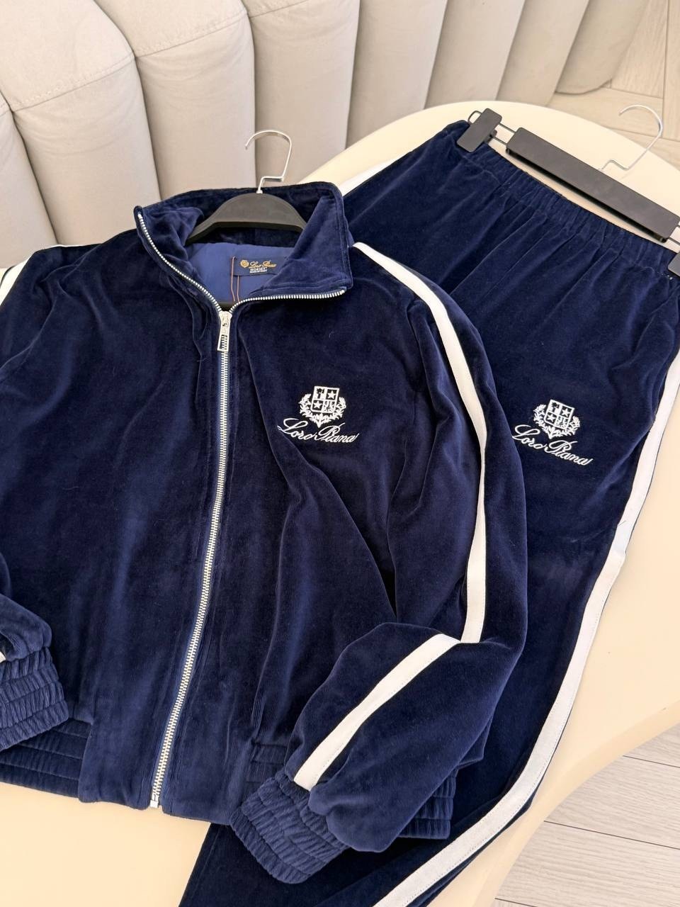 велюровый спортивная костюм,костюм велюровый,велюровый костюм адидас женский,adidas originals олимпийка velour tracktop,женский велюровый костюм