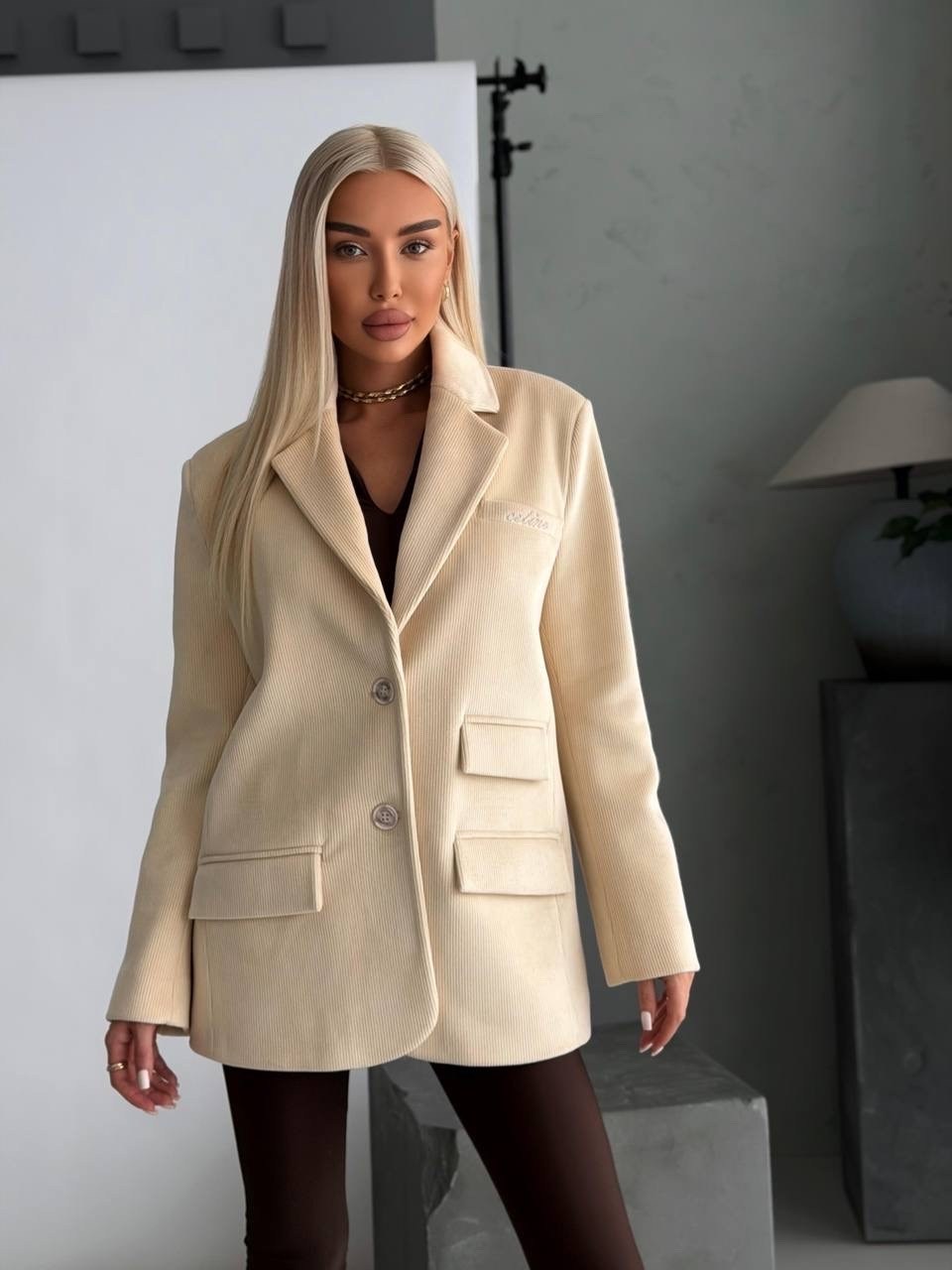 пальто женские,полупальто,жакет и пиджак,платье-пиджак,бежевый пиджак