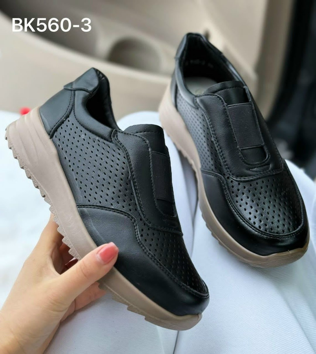 ,женские кроссовки,перфорированные слипоны,женская ,слипоны с перфорацией