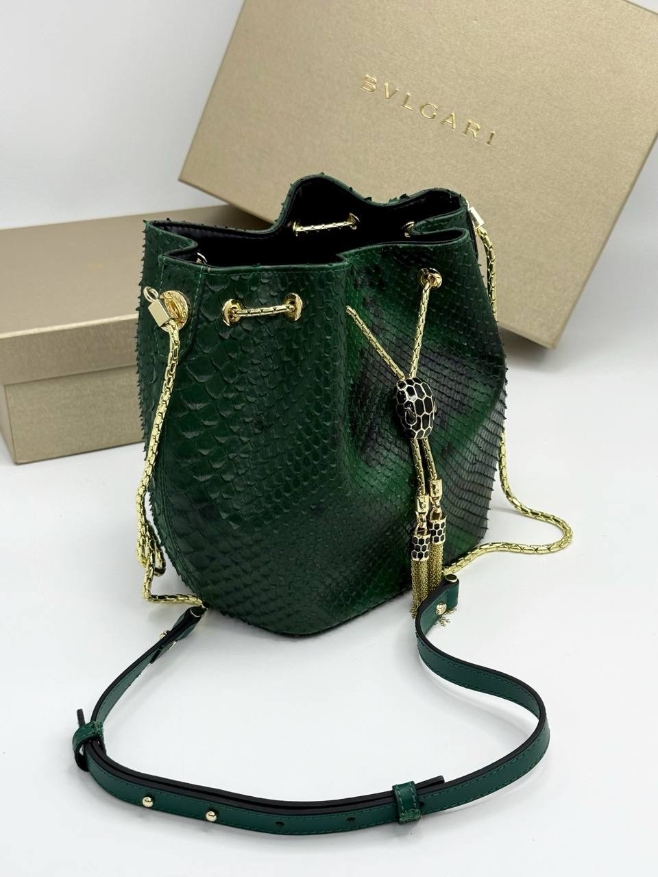 сумка,сумка с цепочкой,сумка женская bvlgari,сумочка,сумка bvlgari