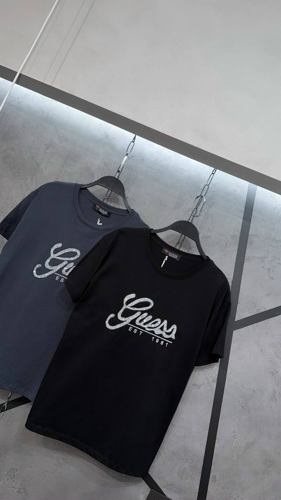 футболка guess мужская,футболка guess,футболки мужские,футболки с логотипами,guess guess