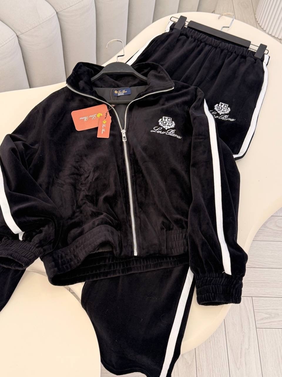 adidas original velour tracksuit,adidas originals олимпийка velour tracktop,костюм велюровый,велюровый спортивный костюм,велюровый костюм адидас женский