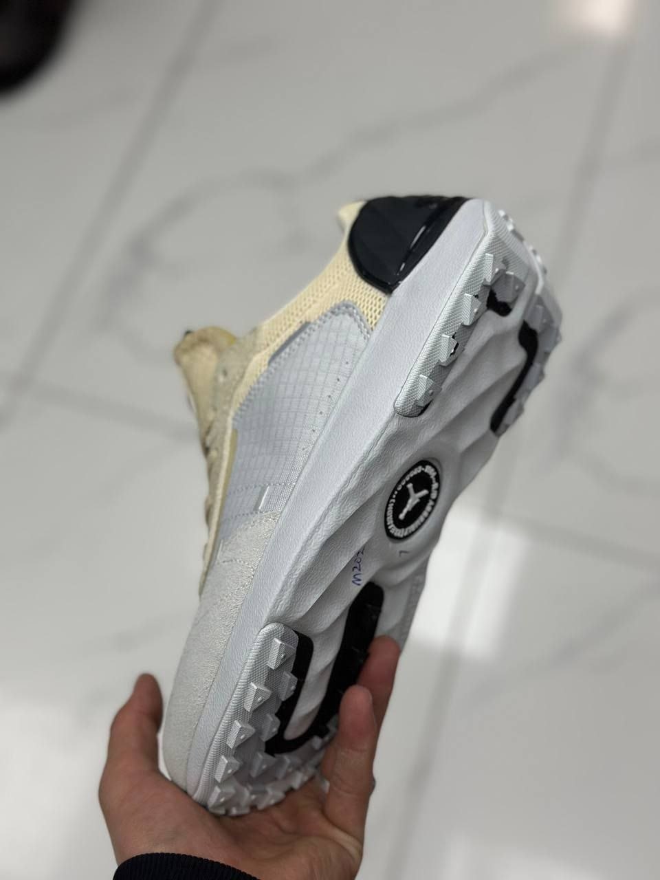 кроссовки,мужской кроссовки,оригинальные кроссовки,кроссовка мужской,женские кроссовки