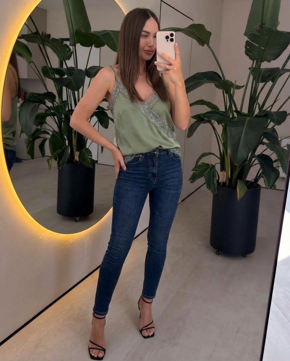 топ бельевого стиля,шелковый топ,топ шелковый с кружевом,майка с кружевом,топ с кружевом