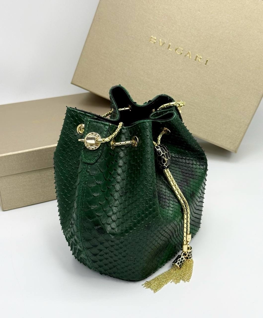 сумка,сумка с цепочкой,сумка женская bvlgari,сумочка,сумка bvlgari