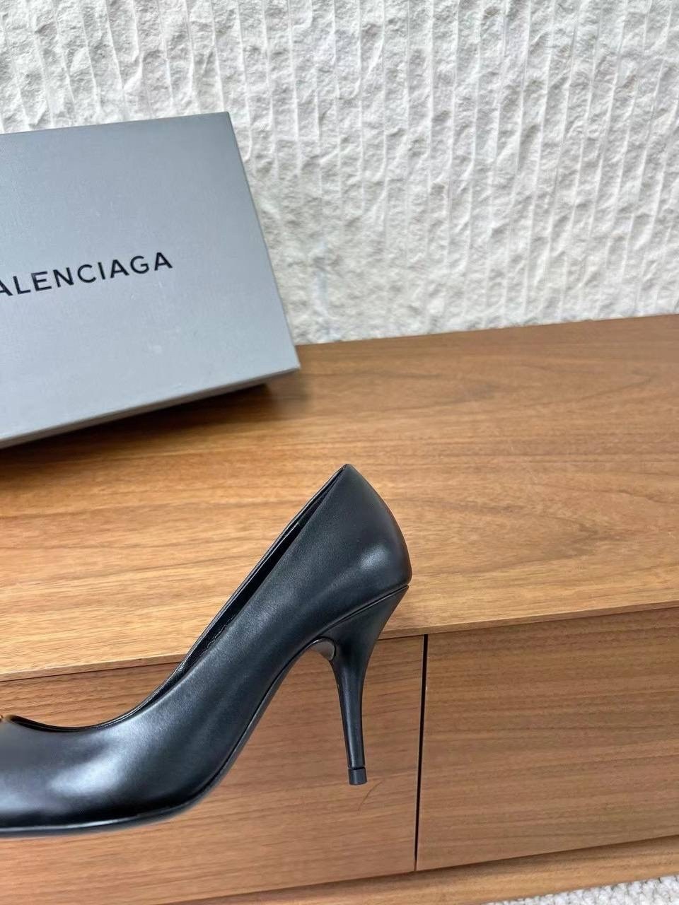 ,женские туфли,туфли yves saint laurent,туфли balenciaga,модные туфли