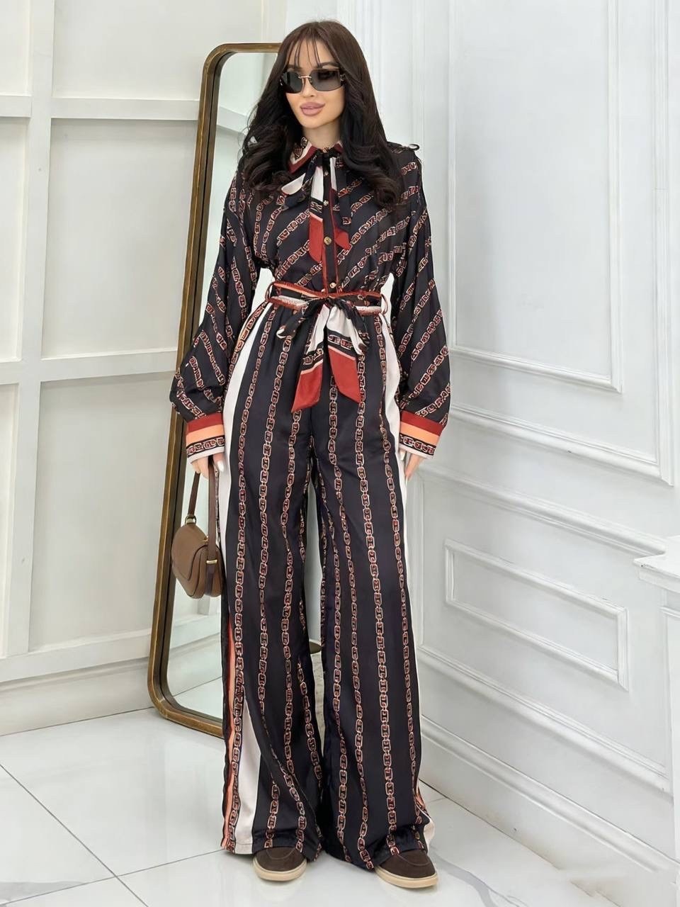 брючный костюм,костюм шелковый,брендовые одежды,костюм с принтом,брендовые вещи