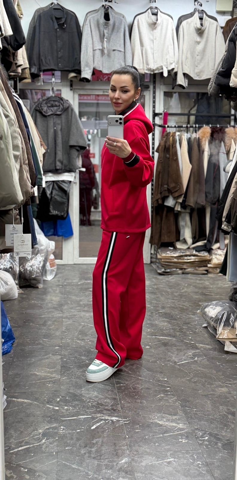 loro piana женский красный костюм,спортивный костюм женский,спортивный костюм,спортивный костюм loro piana,красные спортивные костюмы