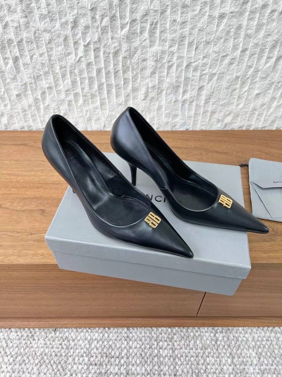 ,женские туфли,туфли yves saint laurent,туфли balenciaga,модные туфли