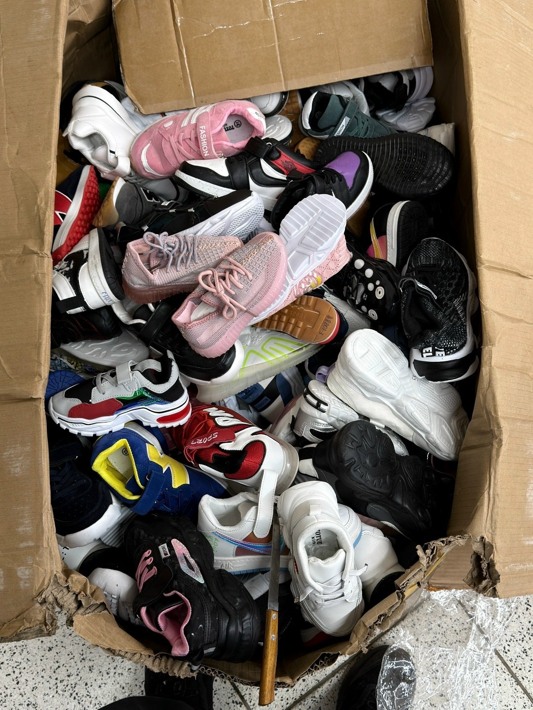 ,спортивная ,оригинальные кроссовки,кроссовки,кроссовки и женские