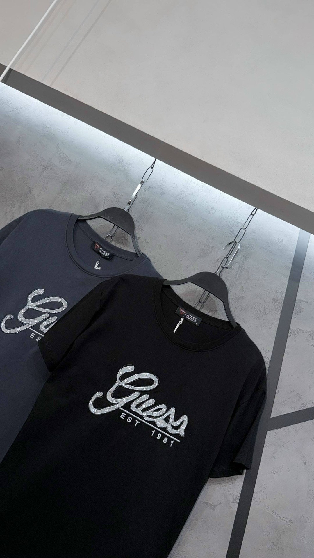 футболка guess мужская,футболка guess,футболки мужские,футболки с логотипами,guess guess