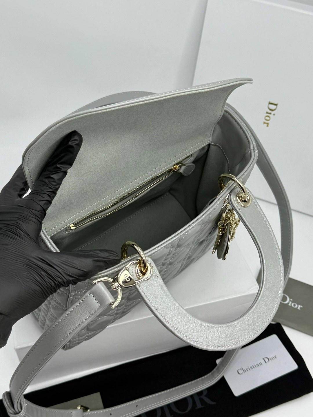 сумка christian dior lady dior,сумка dior,christian dior сумка,сумка женская christian dior,christian dior black patent mini lady dior bag