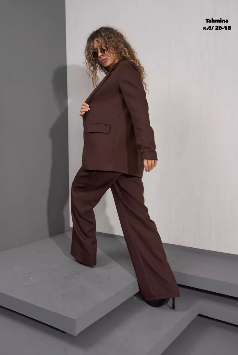 брючный костюм,брючный костюм серый женский,костюм женский брючный,классический брючный костюм с пиджаком cosmo brand,серый брючный костюм