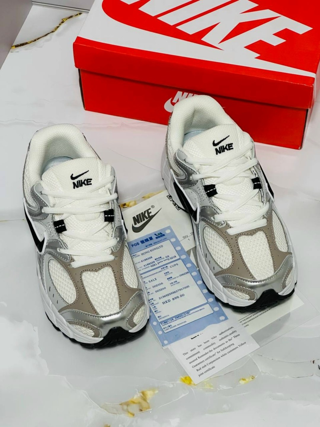 девушка в спортивном,упражнения спортивные,упражнения спорт,занятие спортом,бег осенью