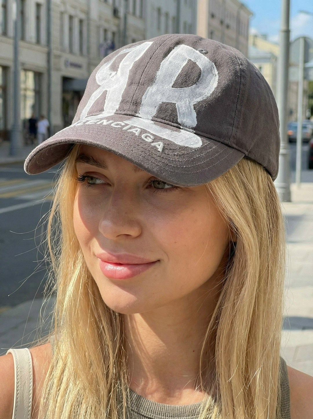 женская бейсболка,джинсовая бейсболка,бейсболка со стразами,кепка со стразами,бейсболка джинсовая женская