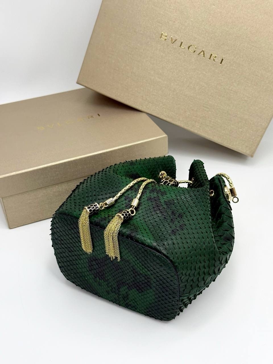 сумка,сумка с цепочкой,сумка женская bvlgari,сумочка,сумка bvlgari