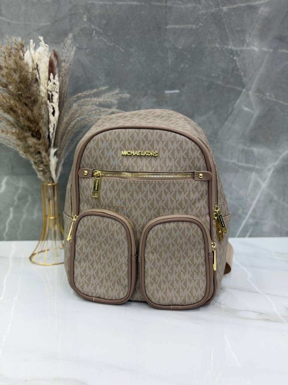 рюкзак michael kors,рюкзак женский michael kors,коричневый женский рюкзак michael kors rhea мк,michael kors рюкзак michael kors,женский рюкзак michael kors коричневый с логотипами