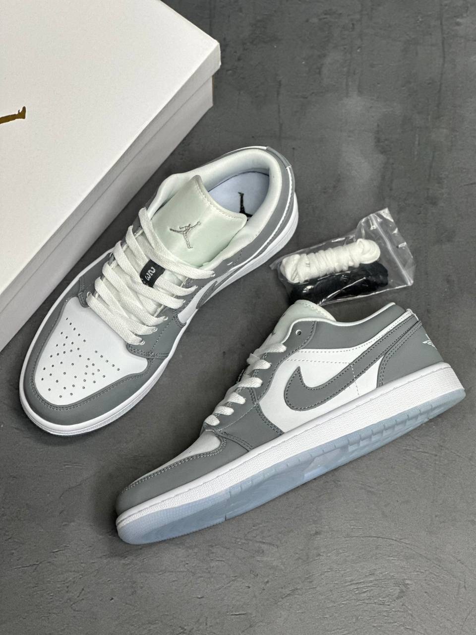 кроссовки nike air jordan 1 low,кроссовки nike air jordan 1 low wolf grey,nike air jordan 1 low,air jordan 1 low wolf grey dc0774-105,nike air jordan 1 low wolf grey