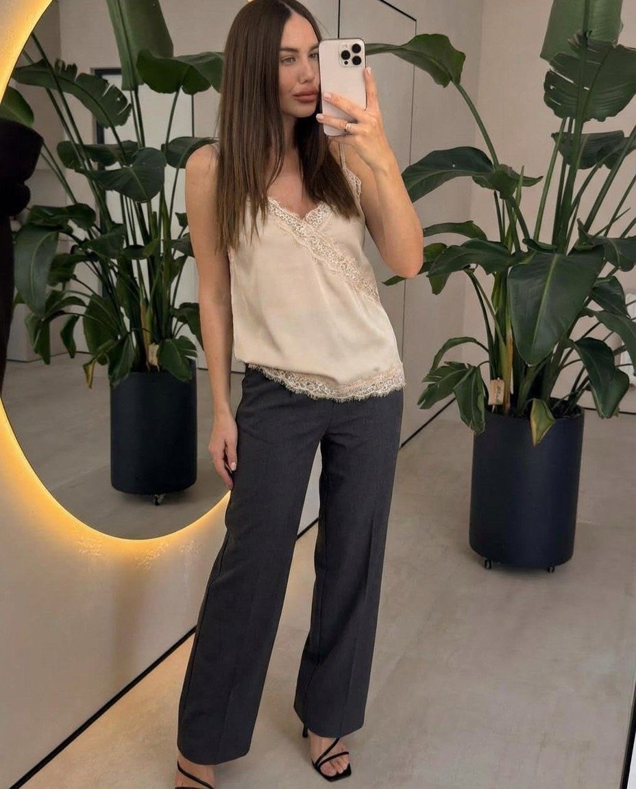 топ бельевого стиля,шелковый топ,топ шелковый с кружевом,майка с кружевом,топ с кружевом