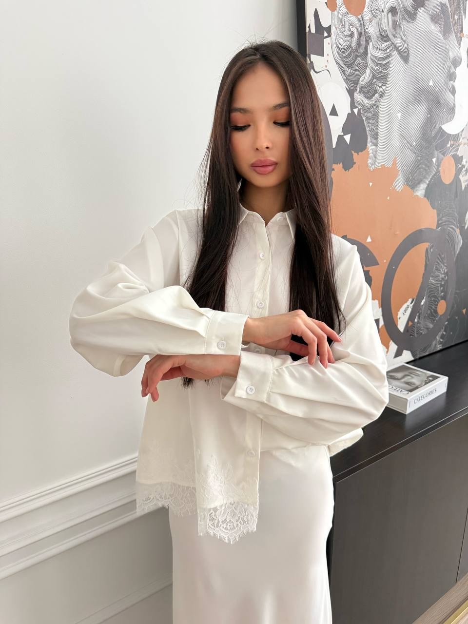 женский костюм,женский костюм с юбкой,шелковый костюм в пижамном стиле,шелковый костюм,белые костюмы