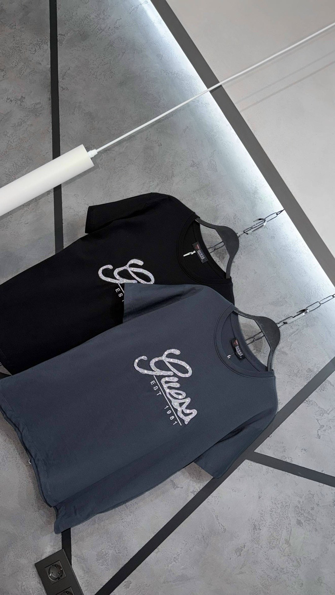 футболка guess мужская,футболка guess,футболки мужские,футболки с логотипами,guess guess