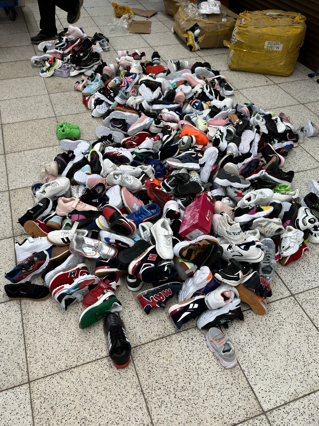 ,спортивная ,оригинальные кроссовки,кроссовки,кроссовки и женские