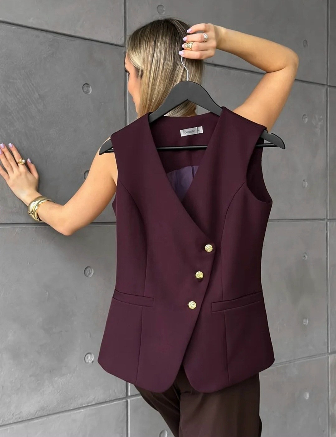 жилет,женский жилет,жилет приталенный,жилет деловой,стильный жилет