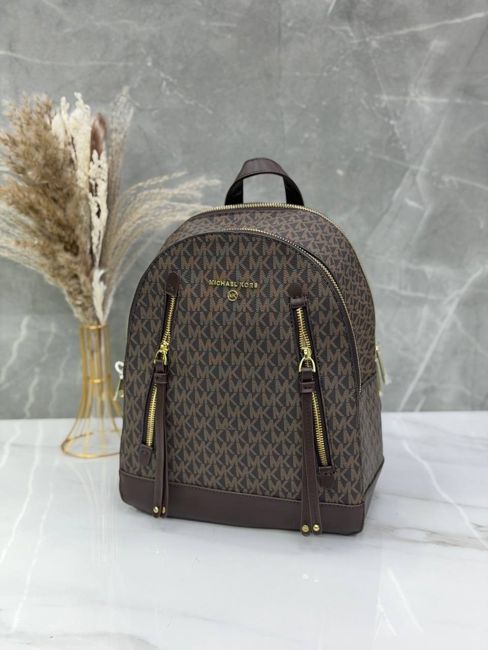 рюкзак michael kors,рюкзак женский michael kors,коричневый женский рюкзак michael kors rhea мк,michael kors рюкзак michael kors,женский рюкзак michael kors коричневый с логотипами