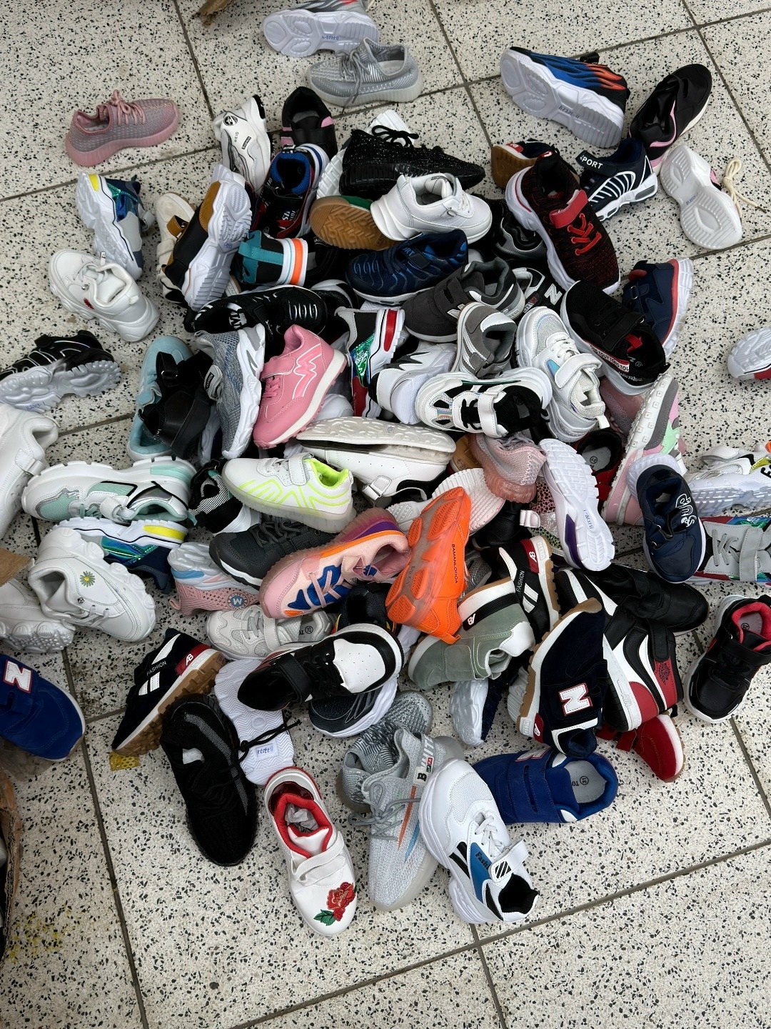 ,спортивная ,оригинальные кроссовки,кроссовки,кроссовки и женские