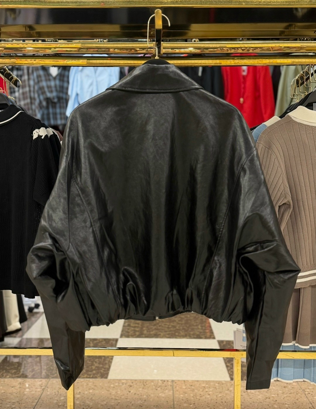 кожаная куртка,баленсиага кожаная куртка,куртка из искусственной кожи женская,женский кожаный бомбер balenciaga черный,женская кожаная куртка balenciaga