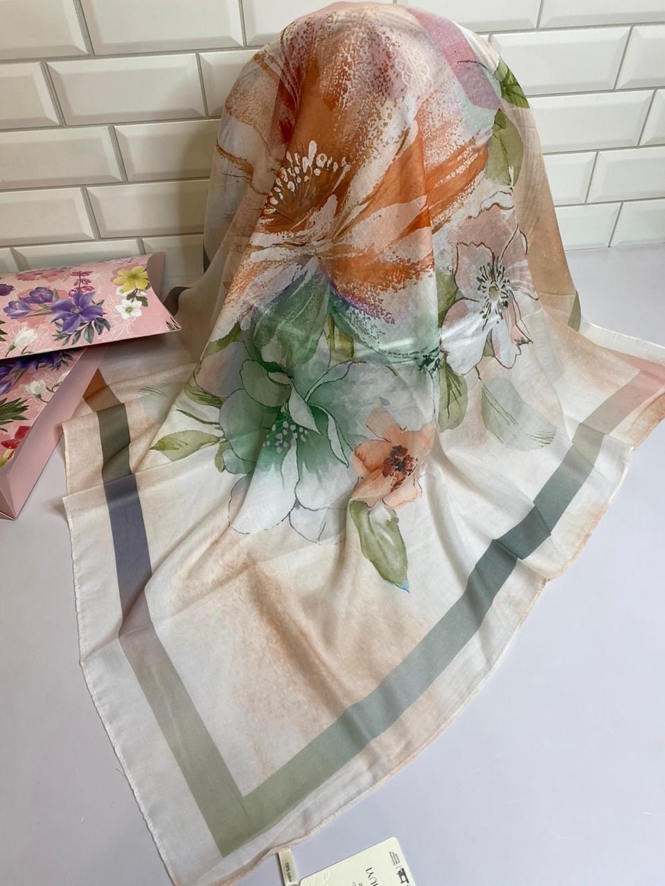 платок женский,палантин женский,платки шарф,красивый платок,платок женский с цветочным мотивом 110*110 см арт. 1090091