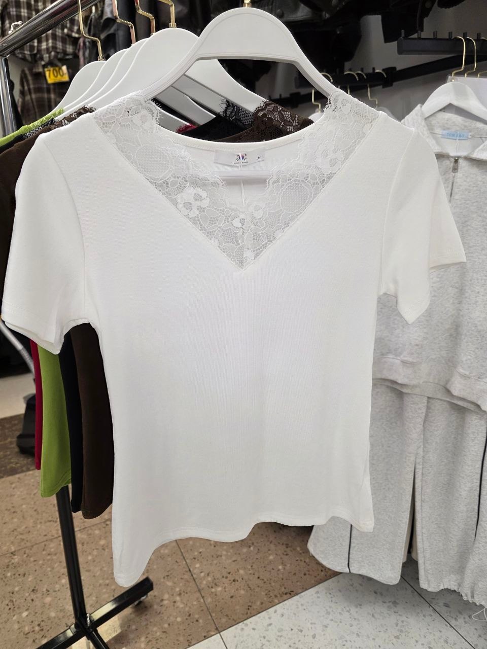 женская футболка,женская майка,футболка с кружевами,кружевная кофта,белая женская футболка