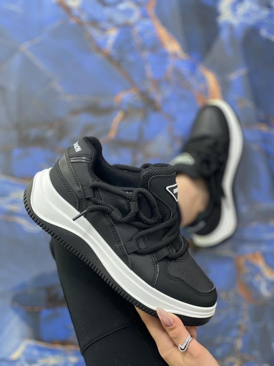 ,женские кроссовки,кроссовки брендовые,кроссовки для женщин,кроссовки модные