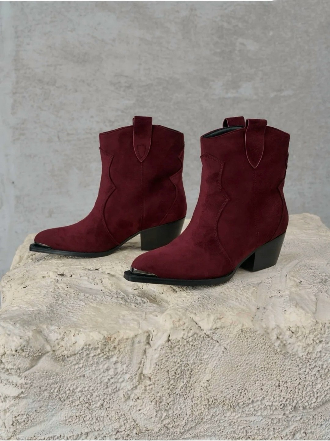 ботинки казаки замшевые демисезонные на каблуке бордовые,ботильоны женские,ботинки зара казаки бордовые женские,казаки женские,ботильоны казаки