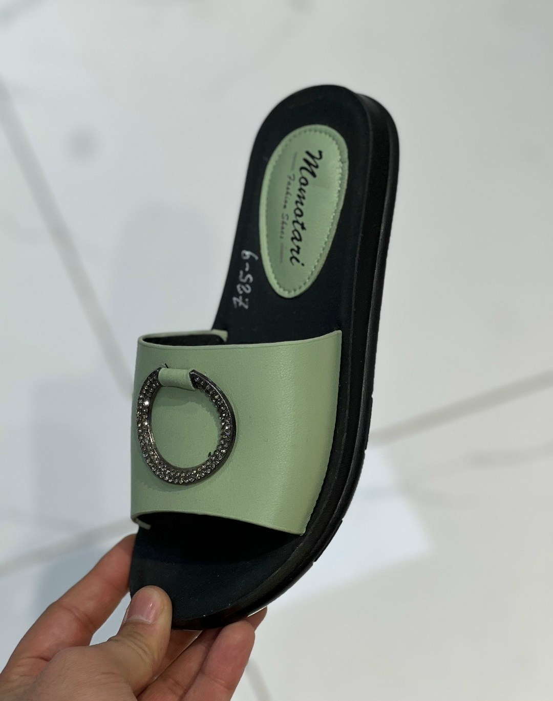 шлепанцы женские,шлепки женские,,модные шлепанцы,женские домашние тапочки