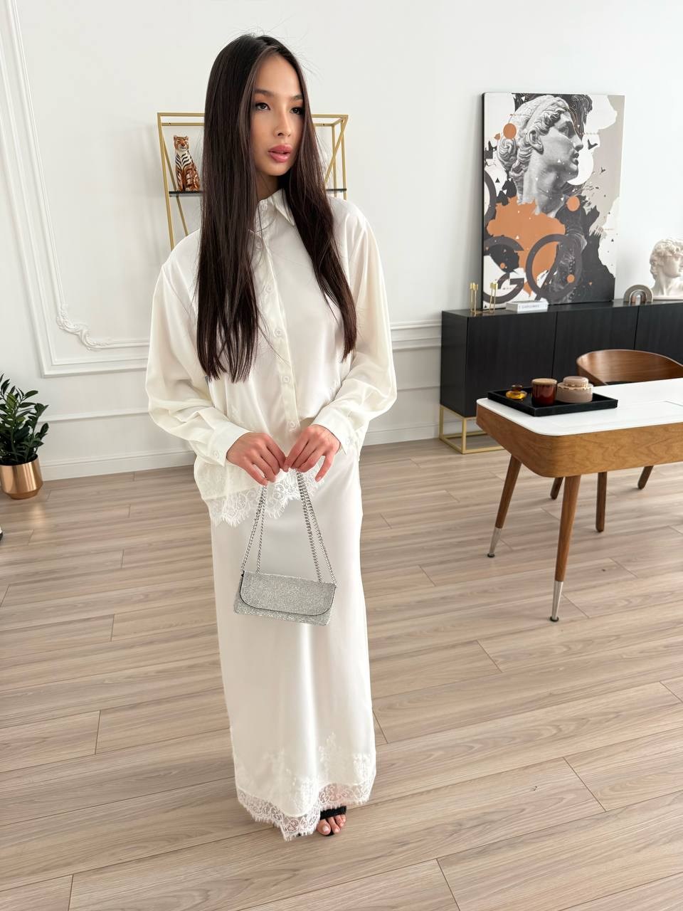 женский костюм,женский костюм с юбкой,шелковый костюм в пижамном стиле,шелковый костюм,белые костюмы