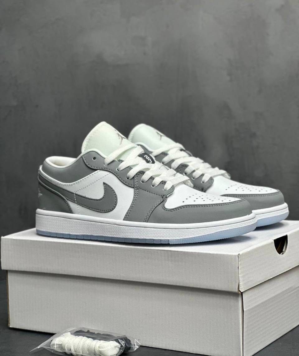 кроссовки nike air jordan 1 low,кроссовки nike air jordan 1 low wolf grey,nike air jordan 1 low,air jordan 1 low wolf grey dc0774-105,nike air jordan 1 low wolf grey