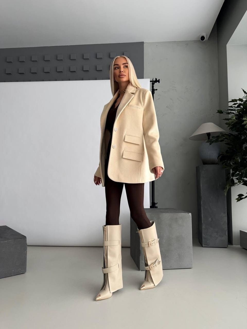пальто женские,полупальто,жакет и пиджак,платье-пиджак,бежевый пиджак