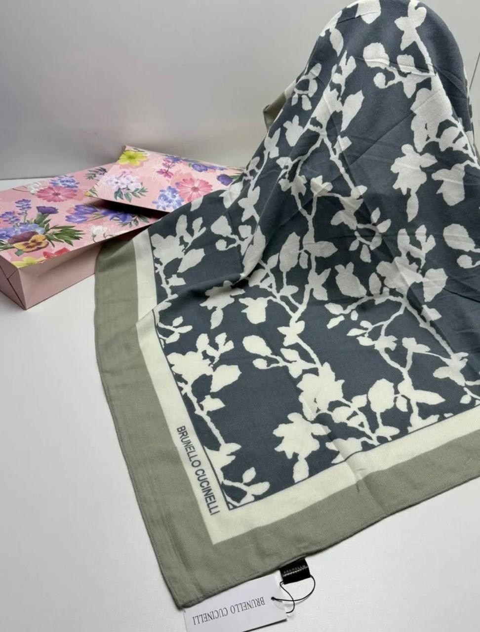 шарфы и платки,шарфы для женщин,женские платки,платка,большой платок