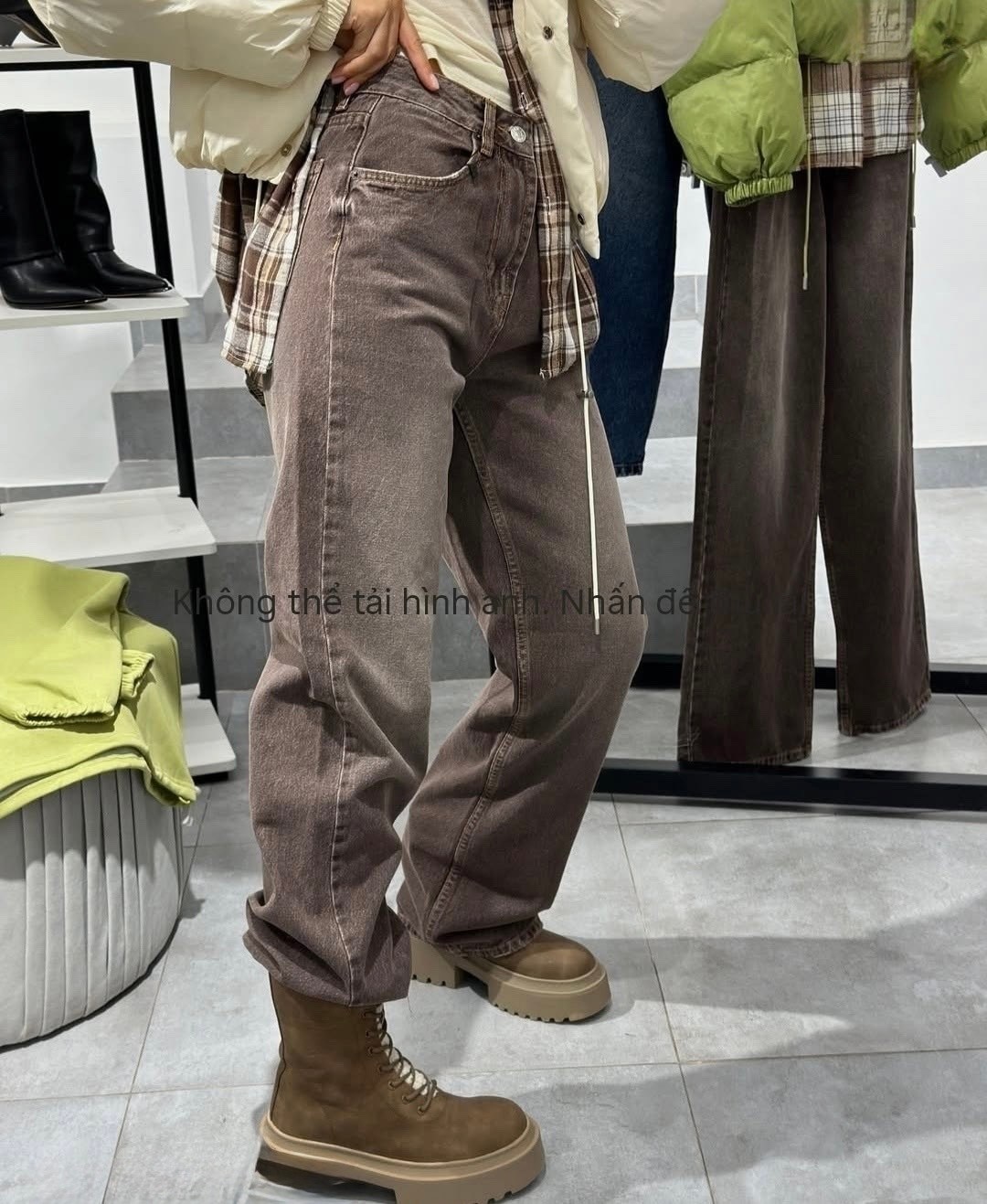 удлиненные прямые джинсы с потертостями в стиле ретро,коричневые джинсы широкие,джинсы широкие,джинсы коричневые женские,коричневые джинсы