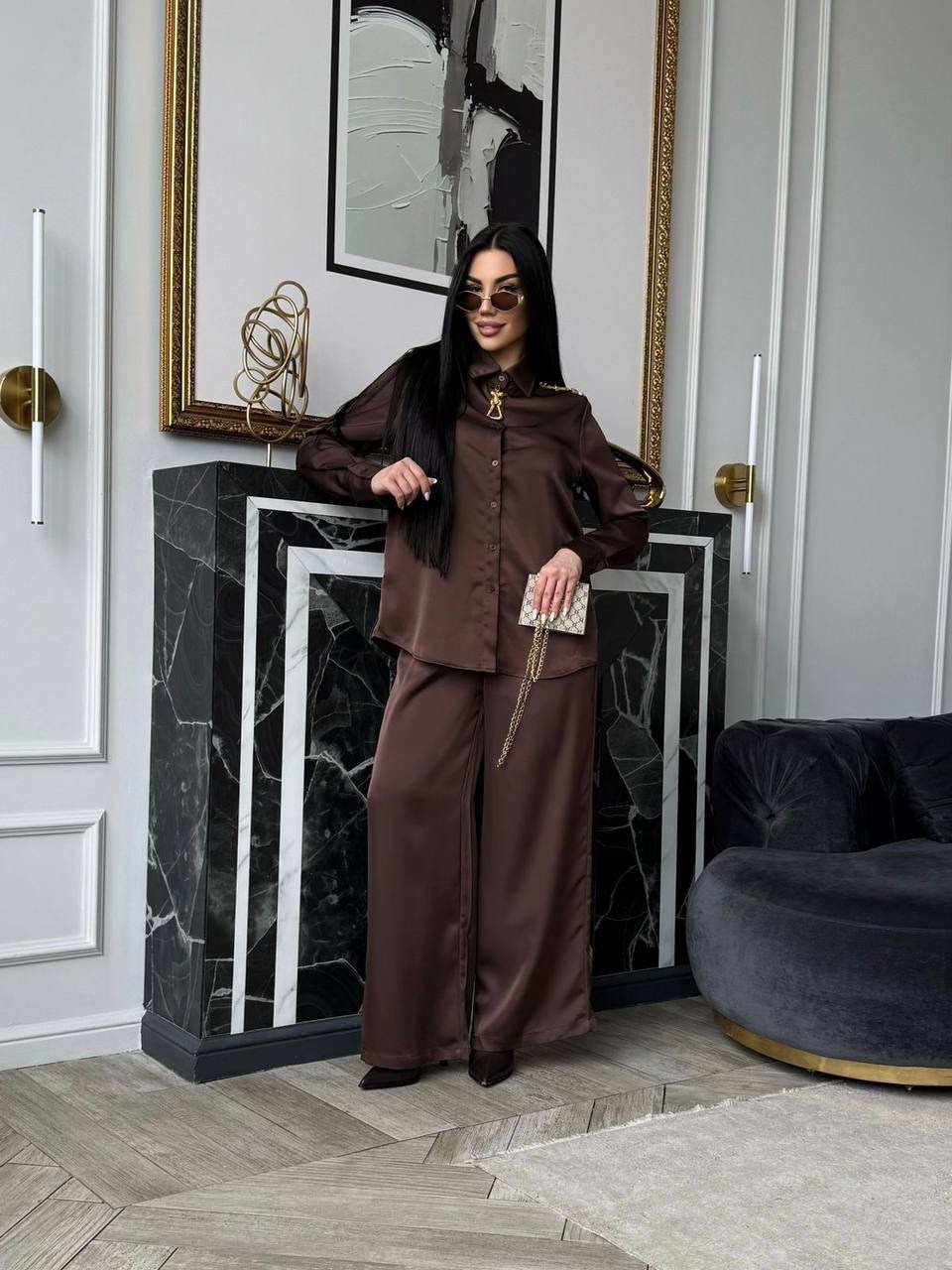 брючный костюм,шелковый брючный костюм,шелковый костюм,черный шелковый костюм в пижамном стиле,костюм с брюками