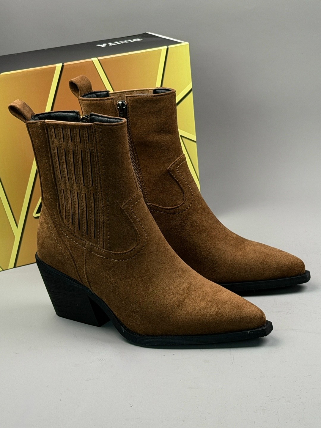 замшевые ботинки казаки uterque,замшевые казаки,,казаки замшевые женские,казаки женские