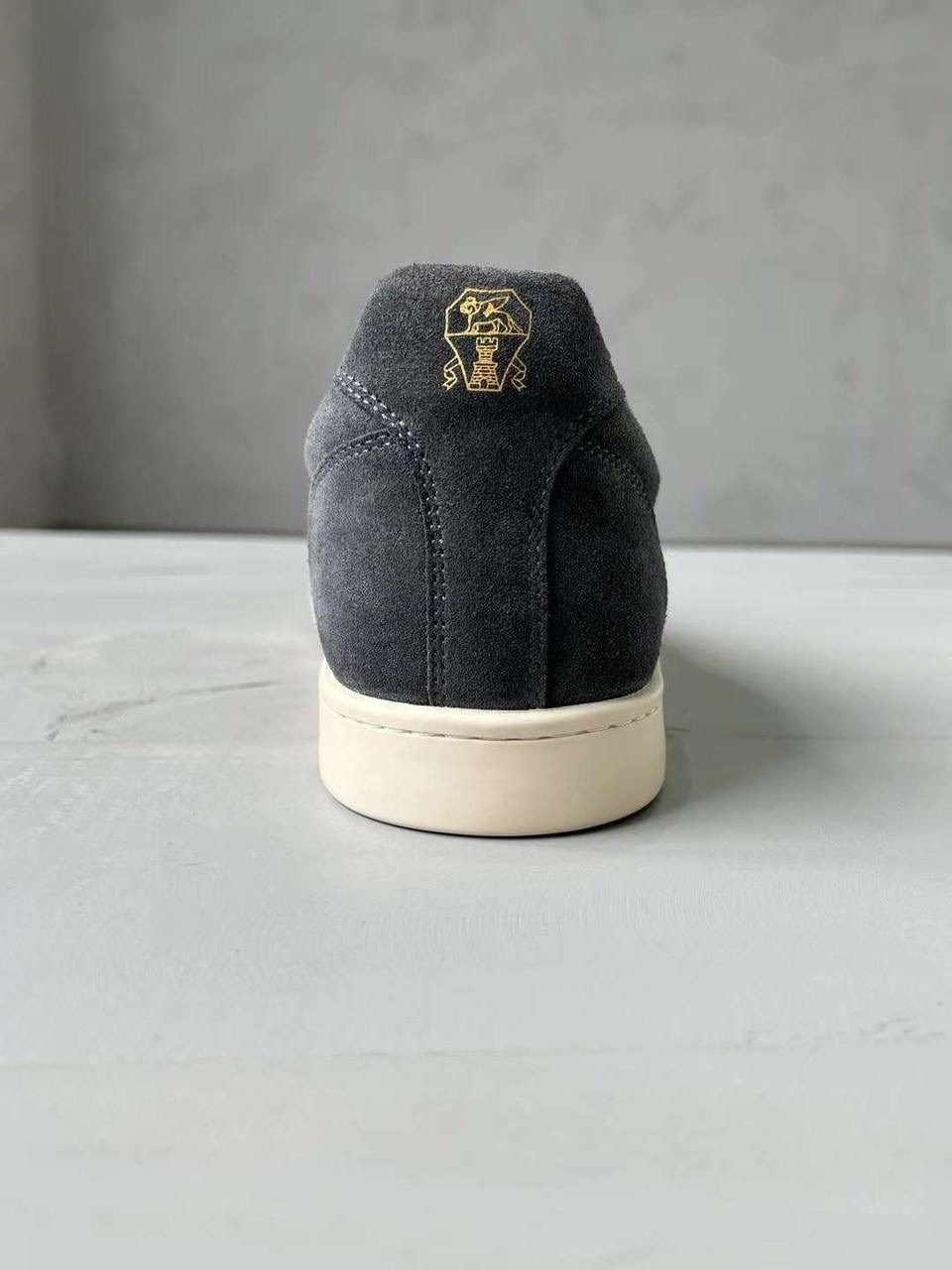 ,замшевые низкие кеды brunello cucinelli цвет smoke,замшевые кроссовки,мужские замшевые кроссовки,замшевые кеды
