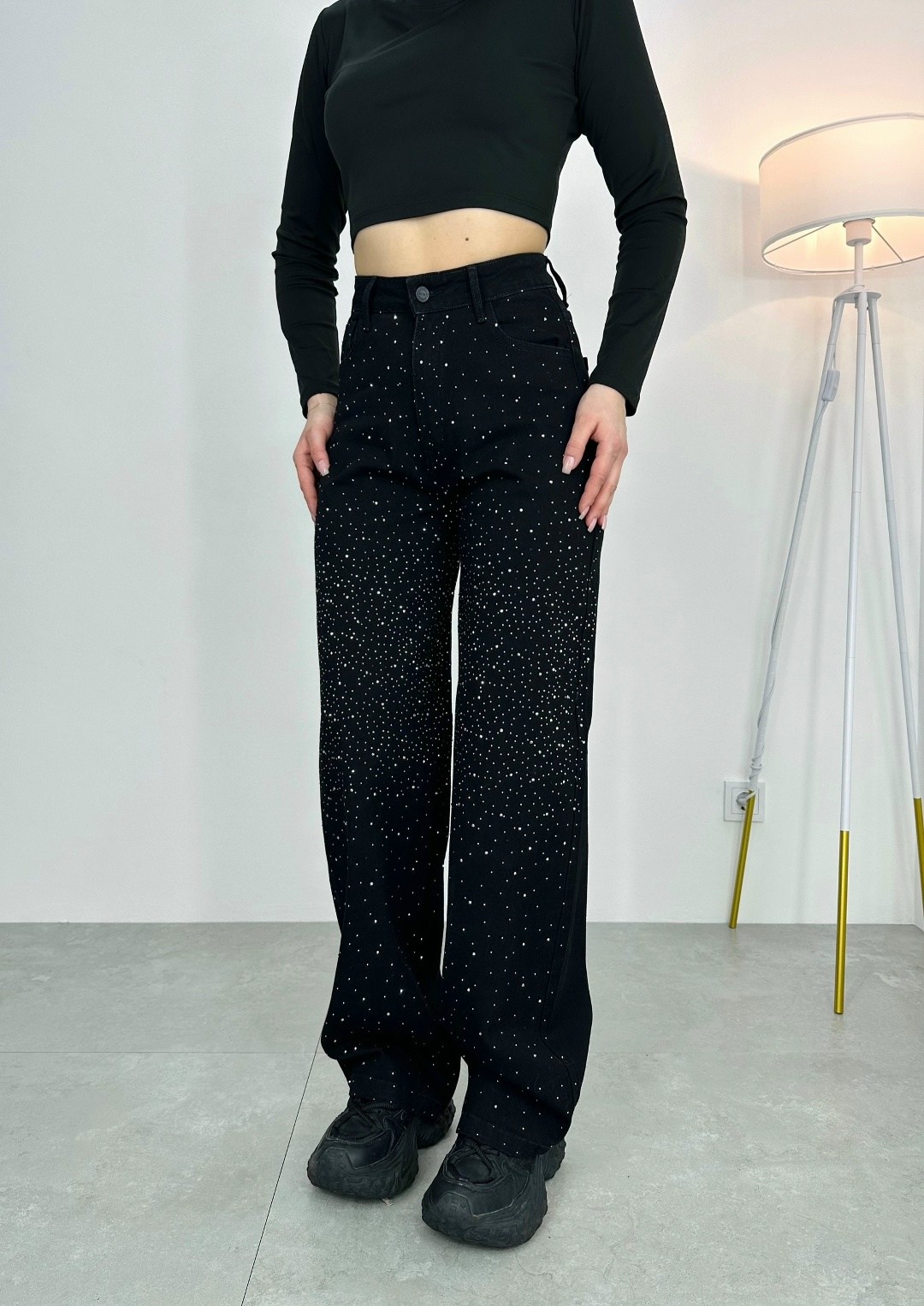 джинсы со стразами,джинсы прямые со стразами черные le o 222675248,женские джинсы со стразами,брюки со стразами,джинсы палаццо со стразами